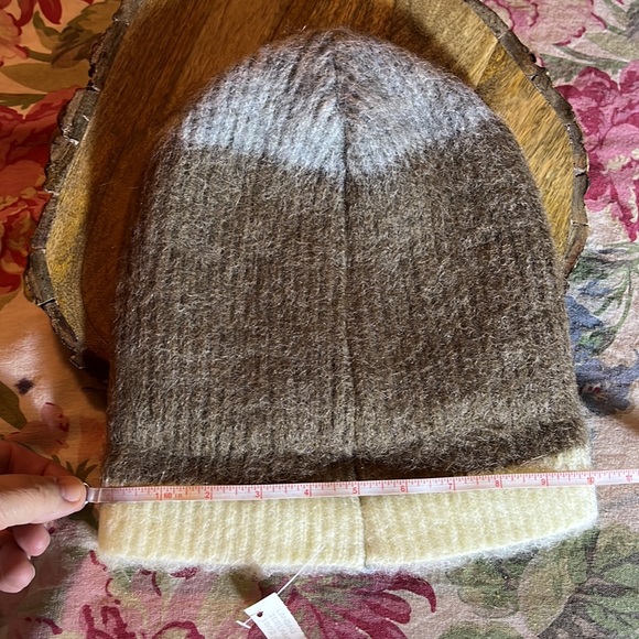 Vintage Icelandic Wool Hat Size OSFA
Striped Colorblock Ribbed Quiet Luxury NEW main image 13